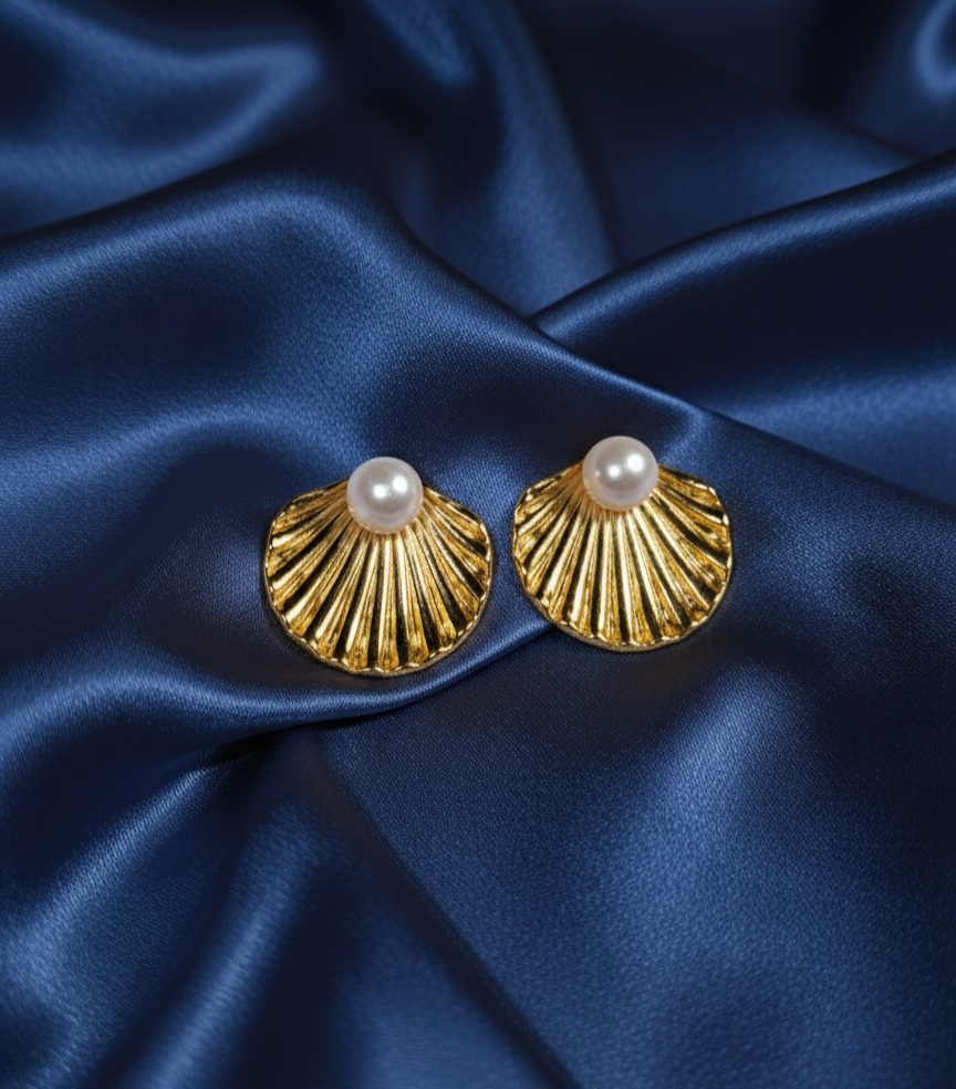 VENUS SHELL EARRINGS